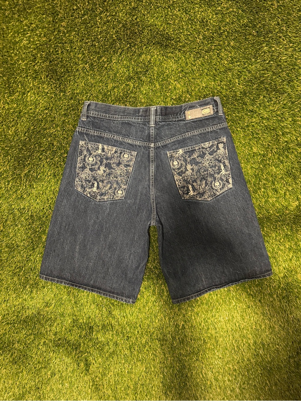 Vintage Ecco united embroidered shorts